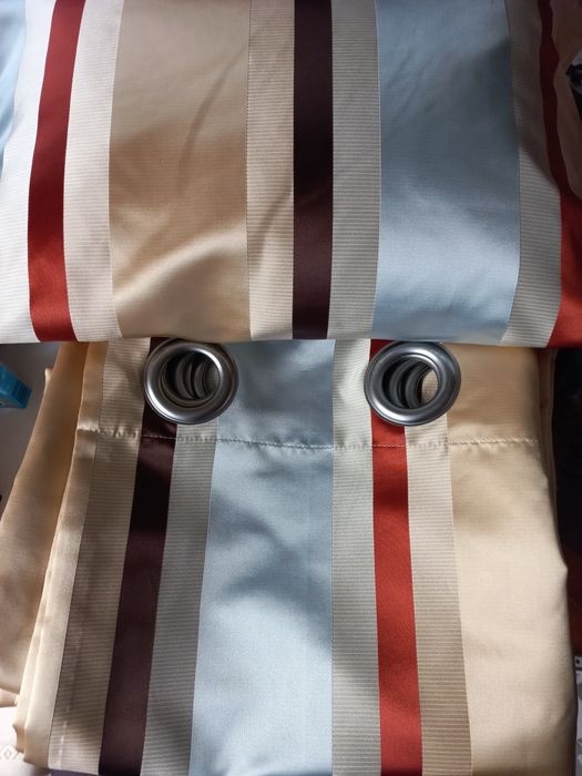 Conjunto de 2 cortinados e 1 almofada