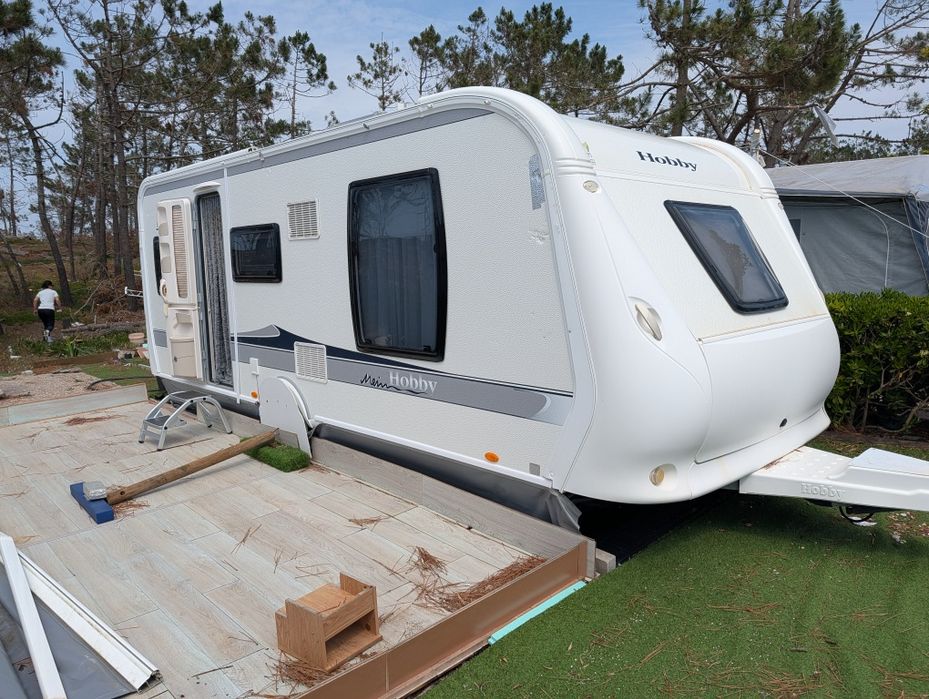 Caravana Hobby Excelente Estado – 2 Camas Casal + Cozinha + Pronta a U