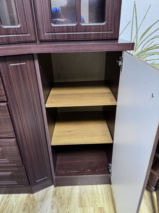 Продам стінку для вітальні