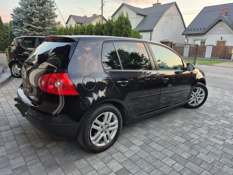 Vw Golf V 1.6 102KM MPI 8v  Benzyna Klima 8xPoduszka Esp Alufelgi