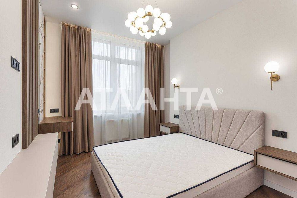 3-кім з видом у двір та на іподром у ЖК "67 Перлина" (тераса)