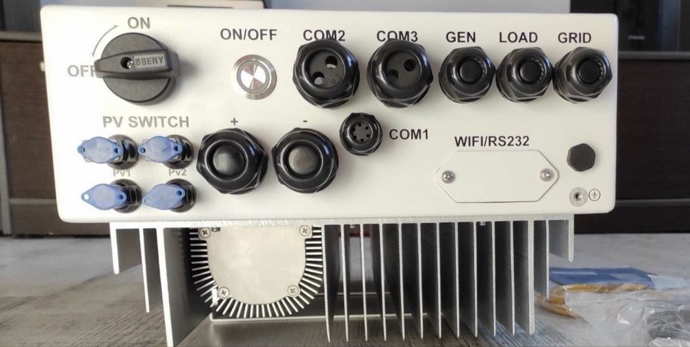 Гібридний інвертор 6кВт Deye SUN-6K-SG05LP1-EU-AM2-P