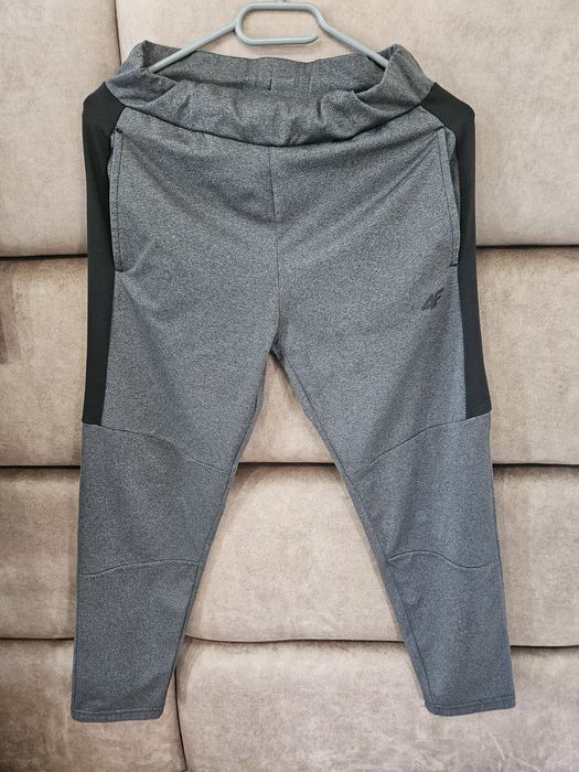 Spodnie dresowe szary melanż 4F roz 152