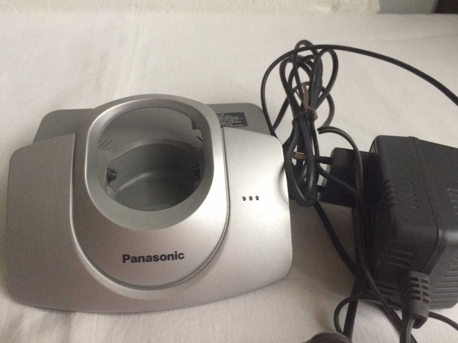 Цифровой беспроводной телефон "Panasonic"