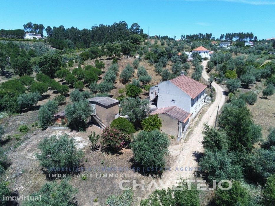 Oportunidade! Quinta com moradia, anexo e terreno próxima da Albufe...