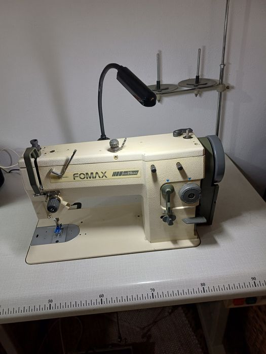 Máquina de costura industrial