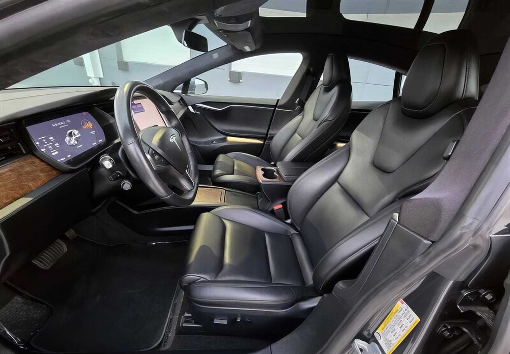 Tesla Model S      2021