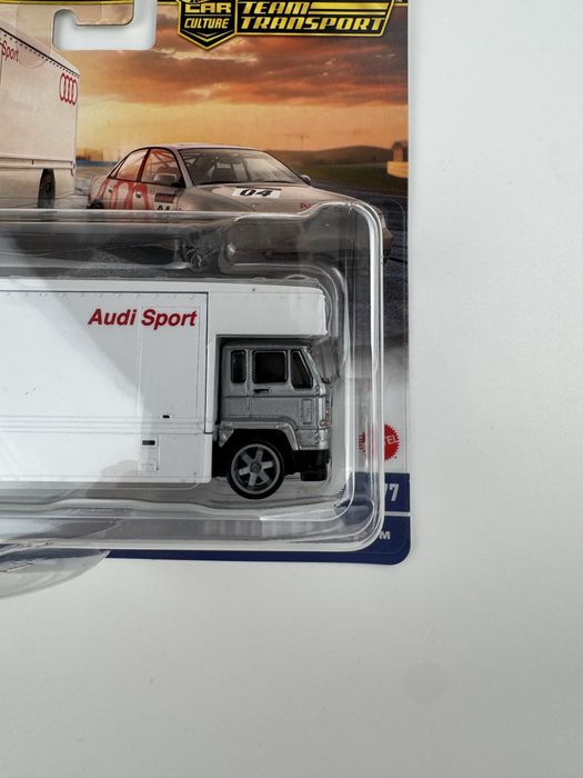 Hot Wheels Audi S4 Quattro Team Transport Premium