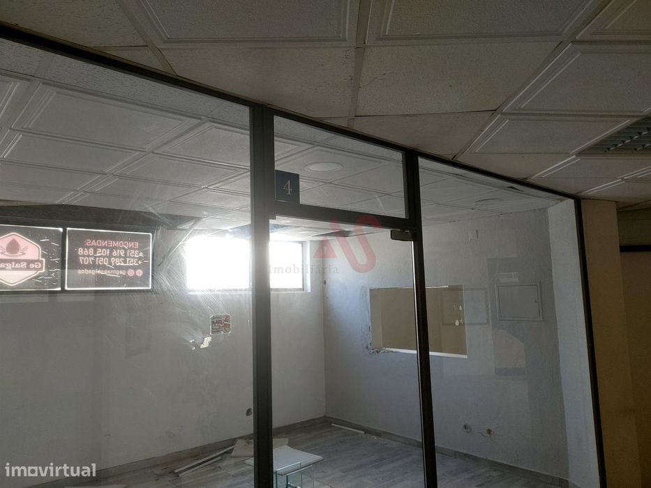 Loja de 24,40 m² no Edifício Varandas do Mar em Albufeira