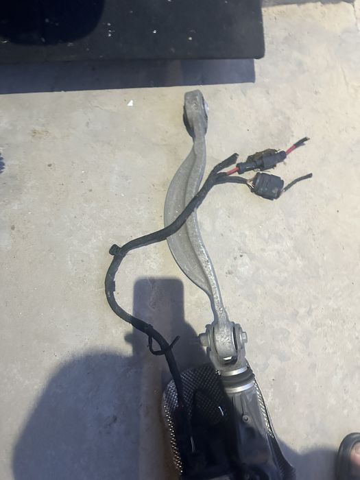 Задній ричаг audi q7 ,4m0501531