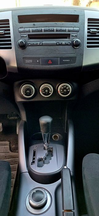 Продаю Mitsubishi Outlander 2008.