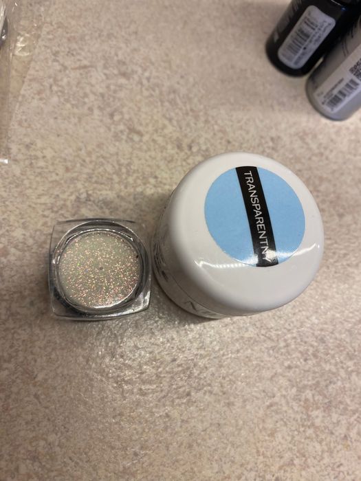 Zestaw do paznokci/lakiery/ozdoby