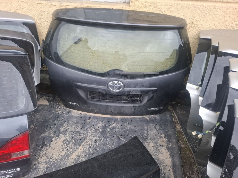 Кришка багажника (ляда) Toyota Verso (AR20) 2009-2018