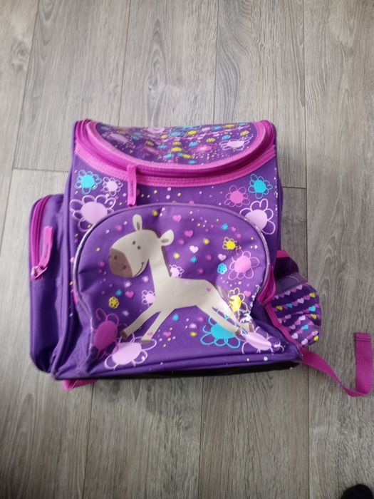 Plecak dziewczynka sztywne plecy