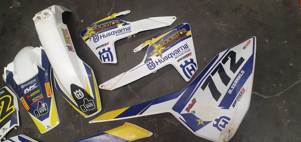 Komplet Plastików Boczek Błotnik bok Husqvarna tc 125 tc 250 FC 350