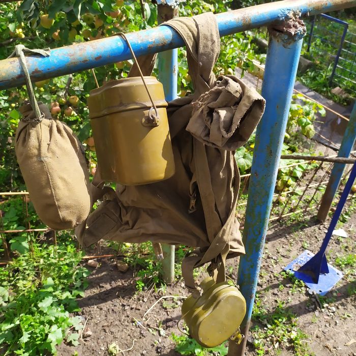 Продам куртки разные и др амуниц.