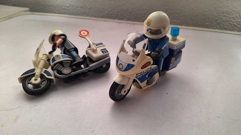 motas da policia e moto quatros