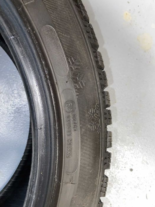 Opony zimowe Kormoran Snow 235/45R 18 98 V XL