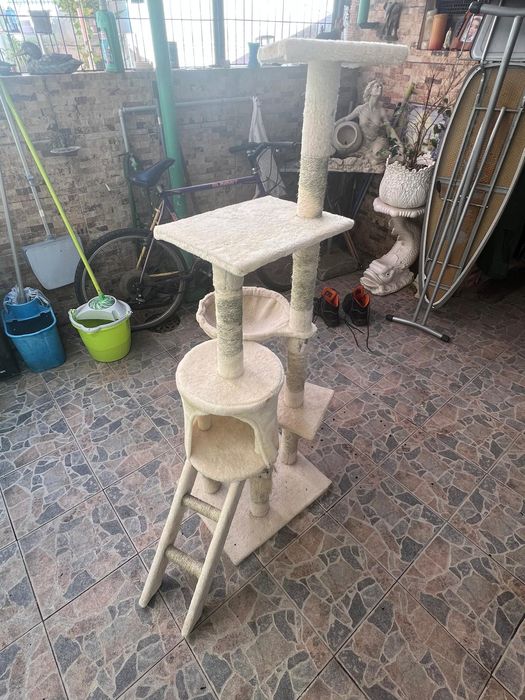 Vendo arranhador pra gatos usado