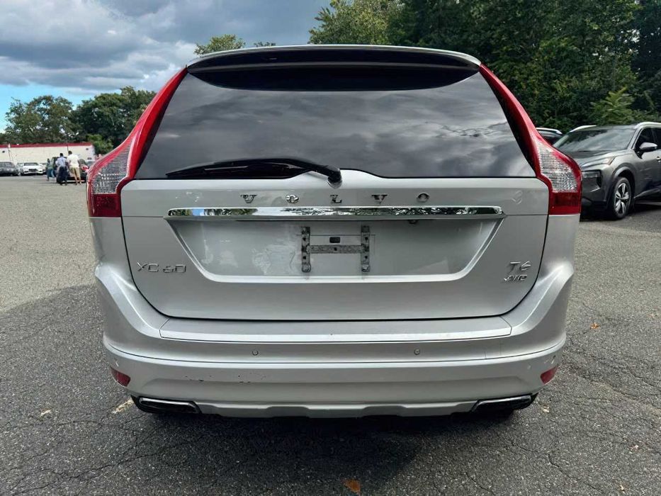 Volvo XC60      2016