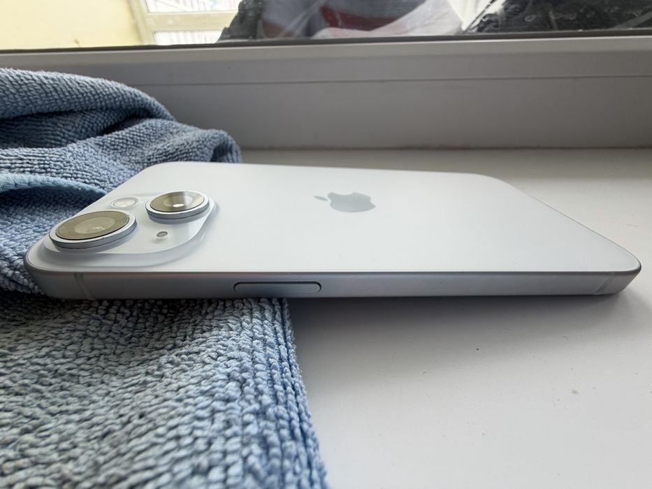 iPhone 15 blue 128gb 85% battery