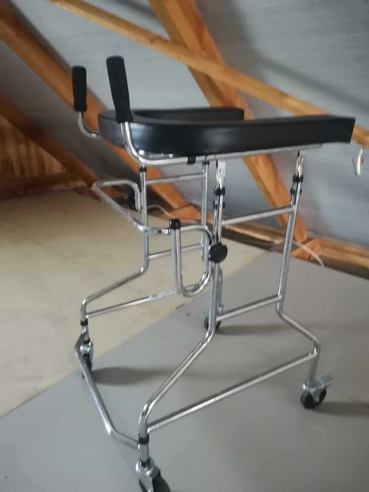 Nowa podporka czterokolowa typu ambona - chodzik