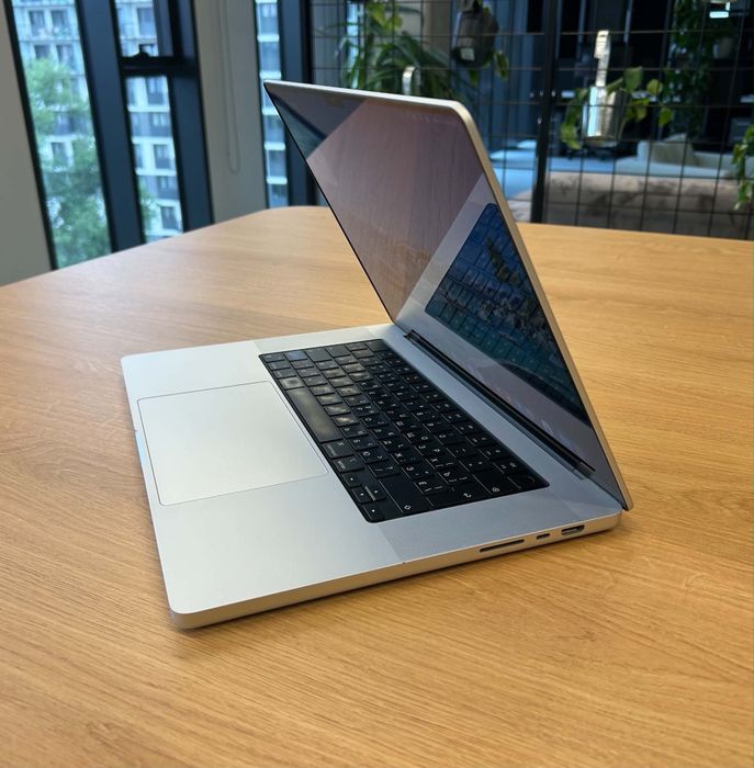 Sprzedam Apple MacBook Pro 16” (2021) z procesorem M1 Pro.