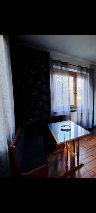 Stół kuchenny z szybą