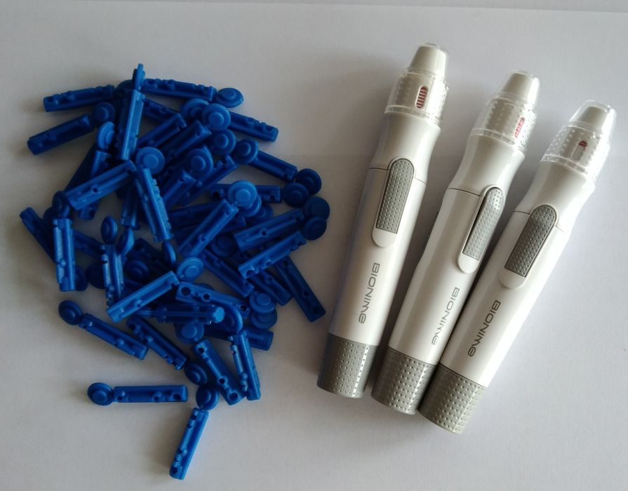 Zestaw 3 szt nakłuwaczy do glukometru BIONIME + 30 szt igieł NOWE