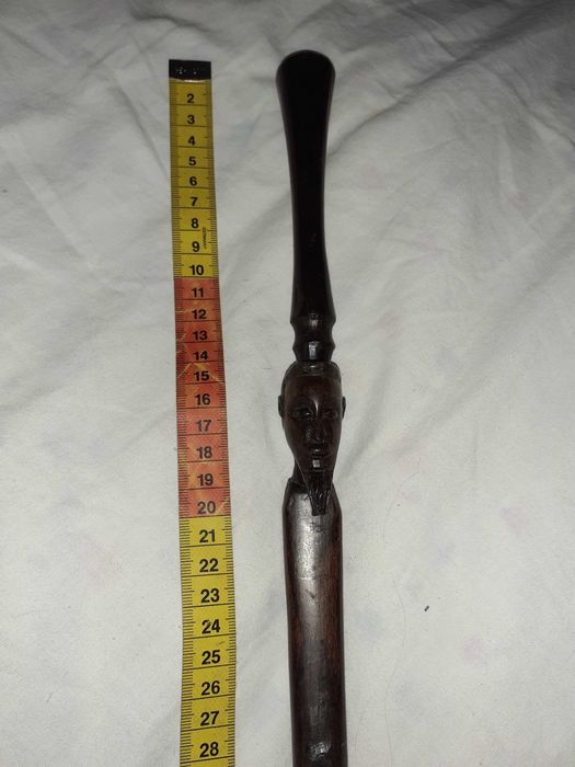 Bengala Decorativa em Madeira