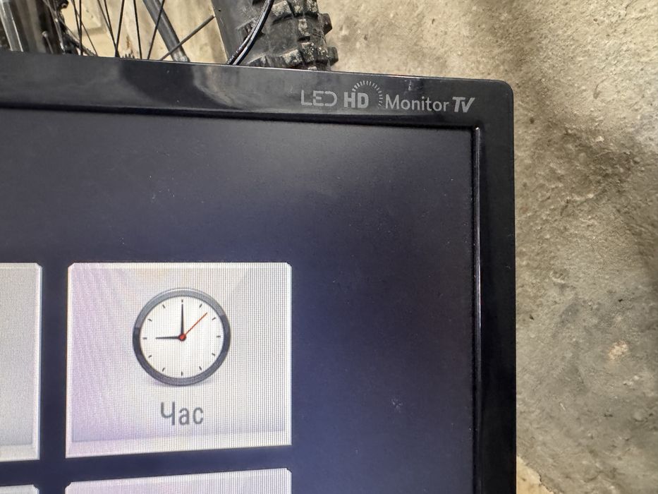 Продам телевізор LG Flatron M2080DF-PZ - монітор-телевізор 20 дюймів
