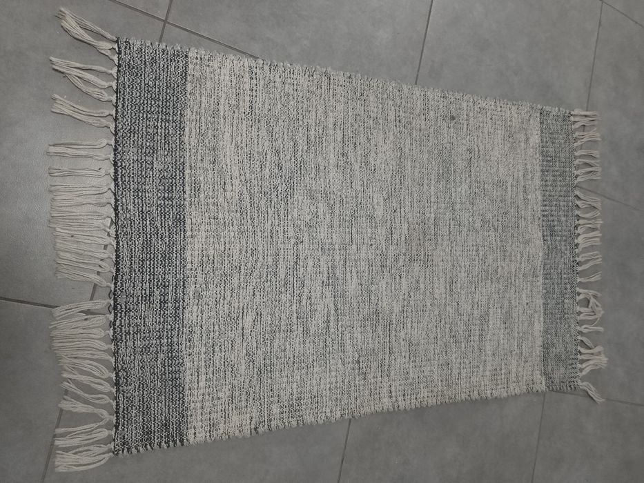 Sprzedam dywanik 150x80 cm.