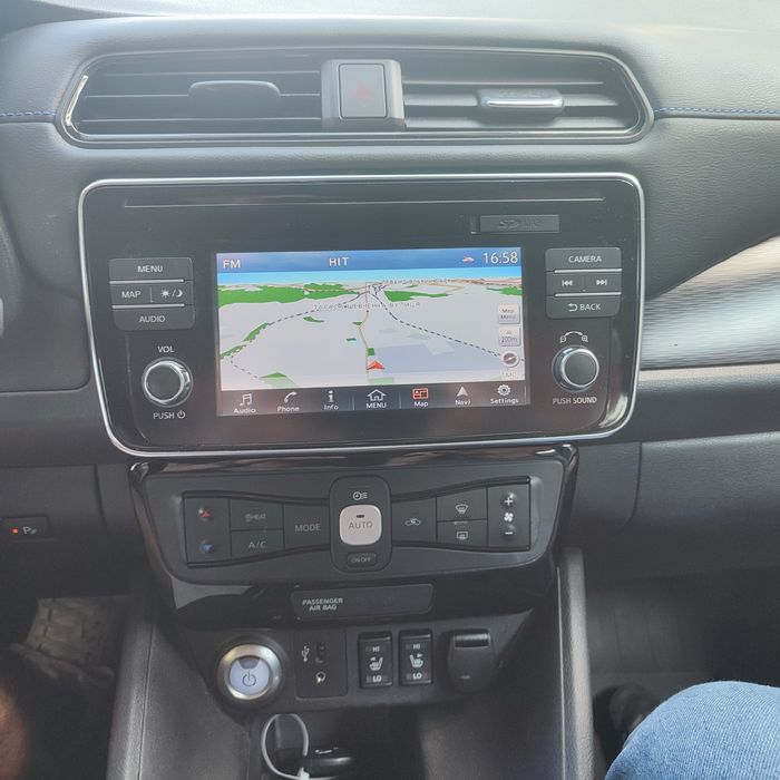 Nisan Life 40 TEKNA + З АВТОпаркуванням топова версія