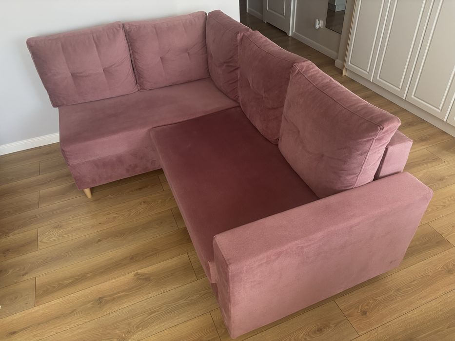 Pikowany narożnik z pojemnikiem i funkcją spania typu delfin