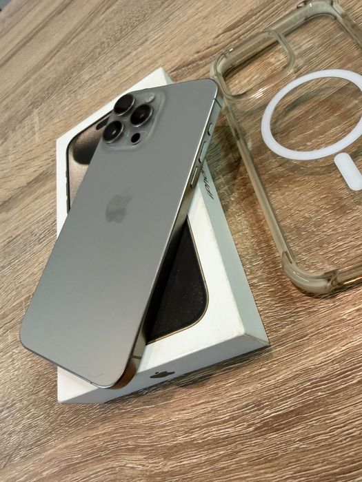iPhone 15 pro max IMPECÁVEL