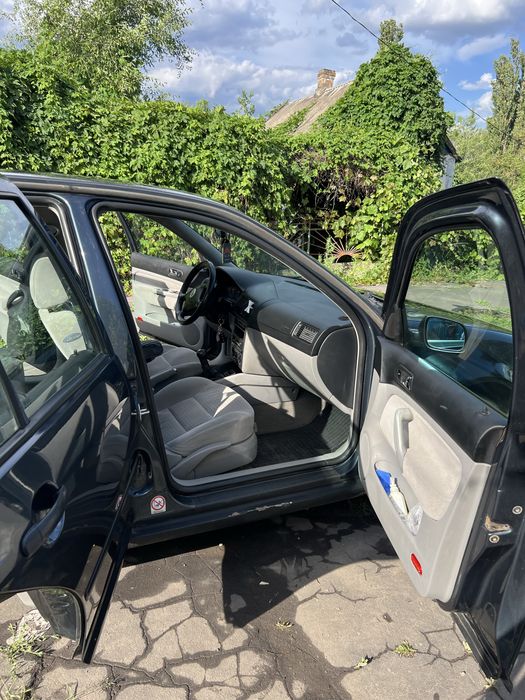 Volkswagen Golf 4 - 1.4