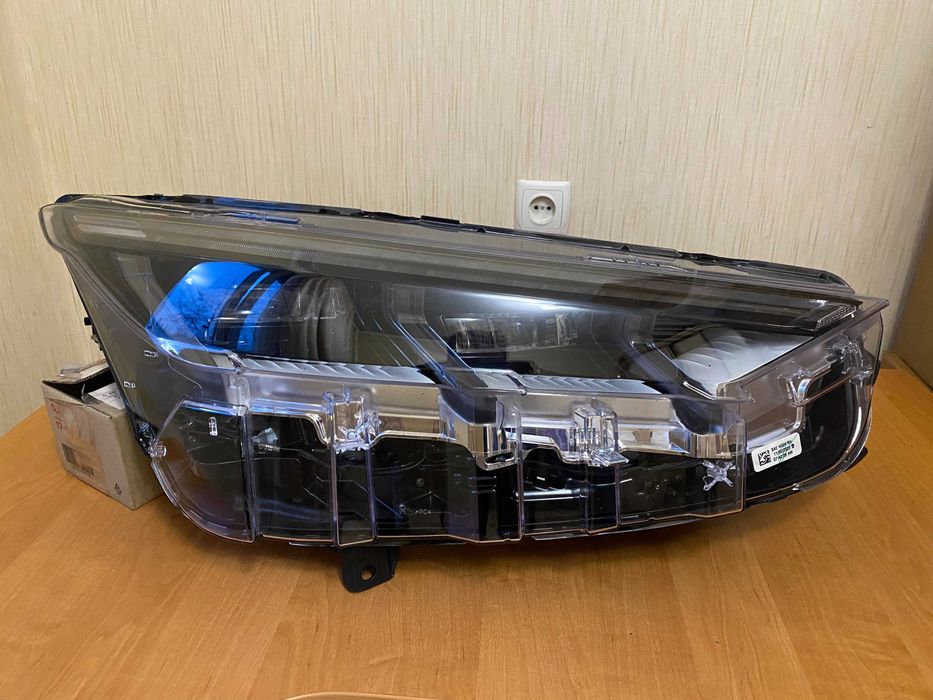 ОРИГІНАЛ Фара права Ford Mustang Mach-E (2020–2026) LED