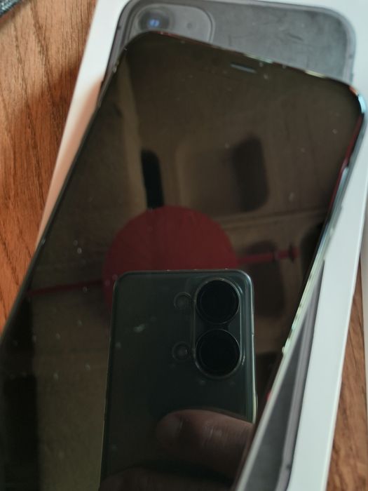 iPhone 11 black 64Gb