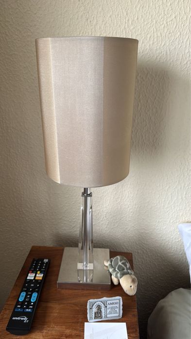 2 candeeiros cabeceira