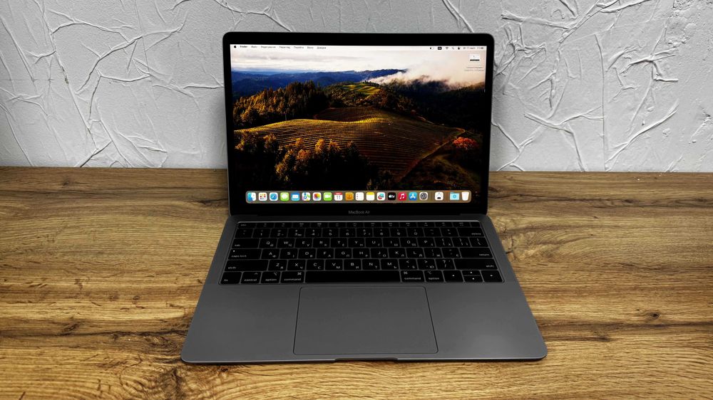 MacBook Air 2019 – i5, 8GB RAM, 128GB SSD