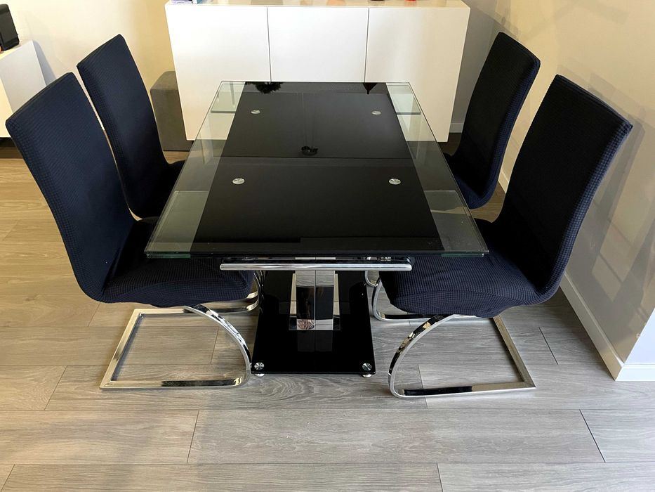 Mesa de Jantar extensível com 4 cadeiras