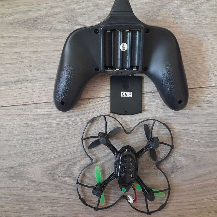 Б/у мини квадрокоптер Hubsan X4 Н107С с HD камерой, батарею заменить