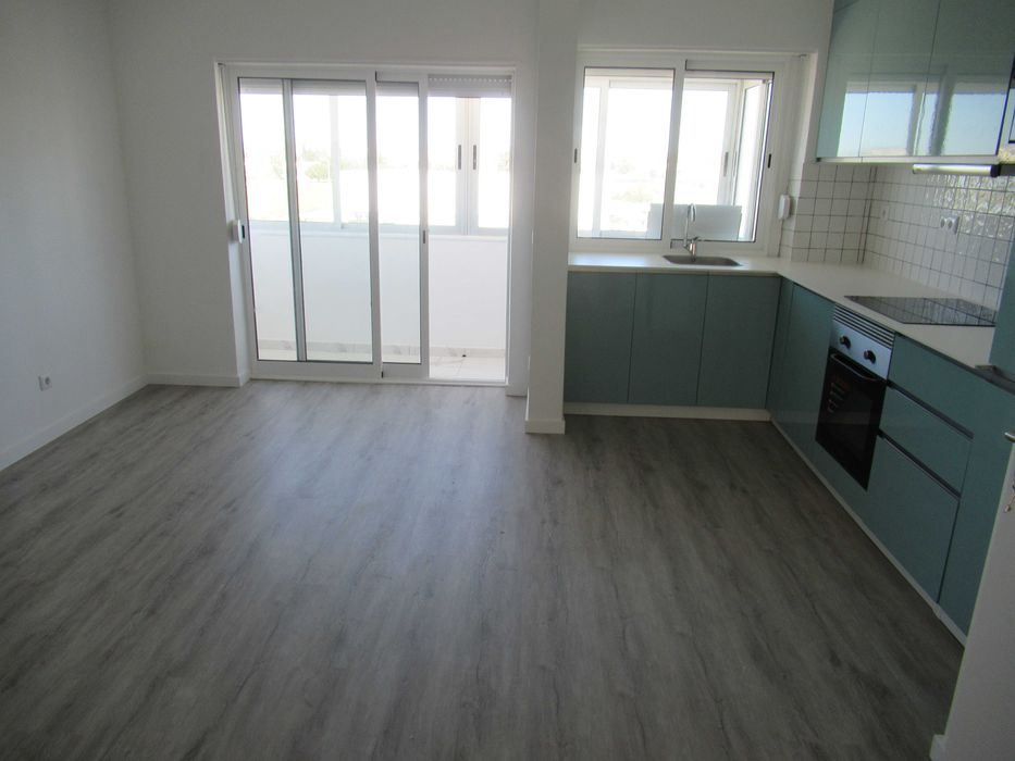 T1 Totalmente Remodelado e Equipado- Lavradio Barreiro