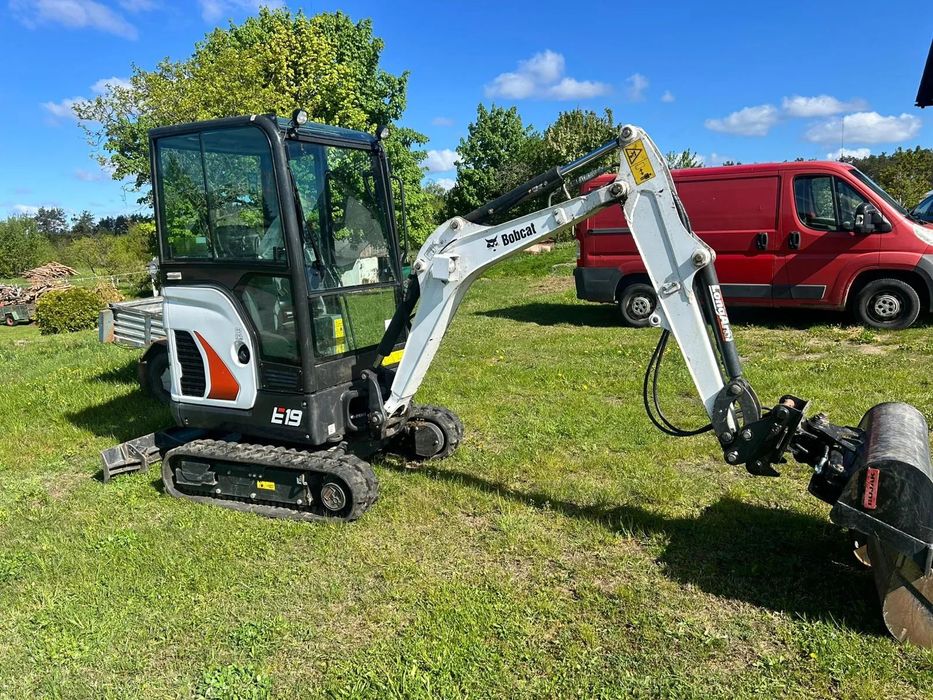 Bobcat E19  Używana minikoparka BOBCAT E19 – kompaktowa moc i precyzja pracy!