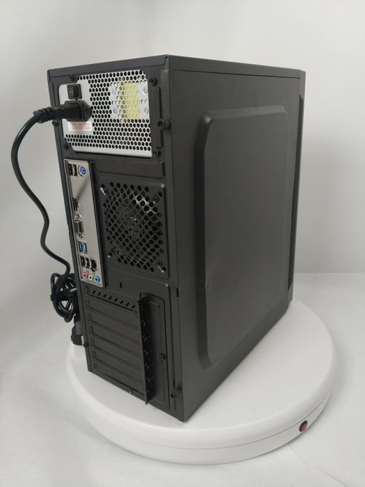 Ryzen,Komputer do biura/gier,Radeon™ Vega 3, 16 GB,SSD,Win 11 Pro