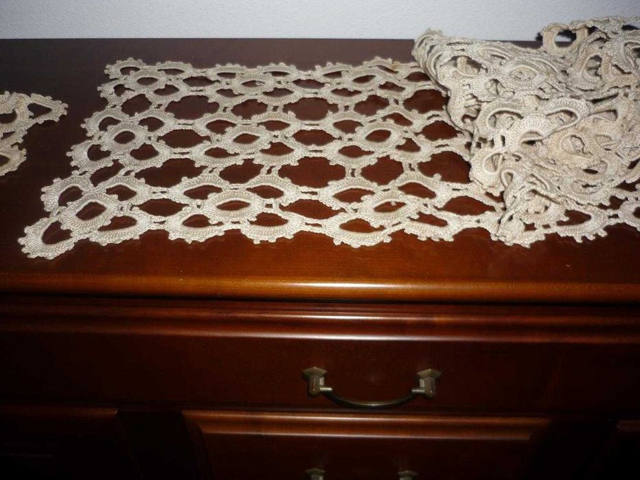 Conjunto de 3 naperons de renda para sala com oferta