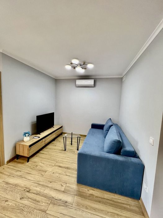 Подобово!2-х кімнатна квартира . Центр.вул. Коновальця 37