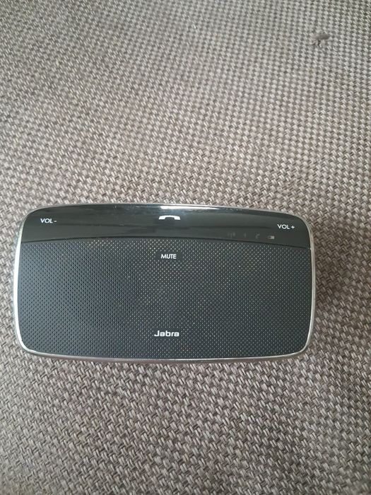 samochodowy bezprzewodowy zestaw głośnomówiący Jabra Cruiser 2 (model HFS002)