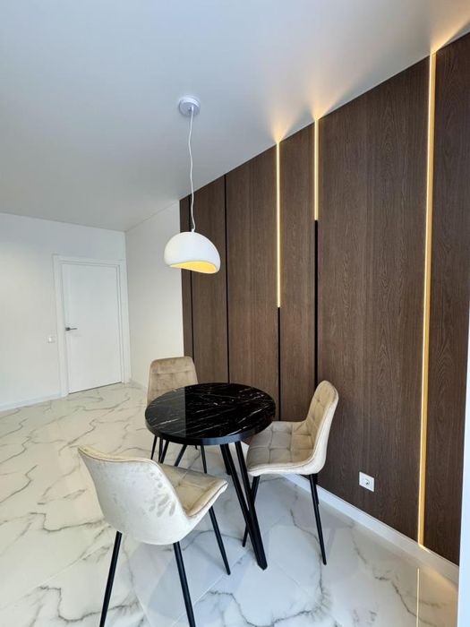 2к з дизайнерським ремонтом в самому центрі міста