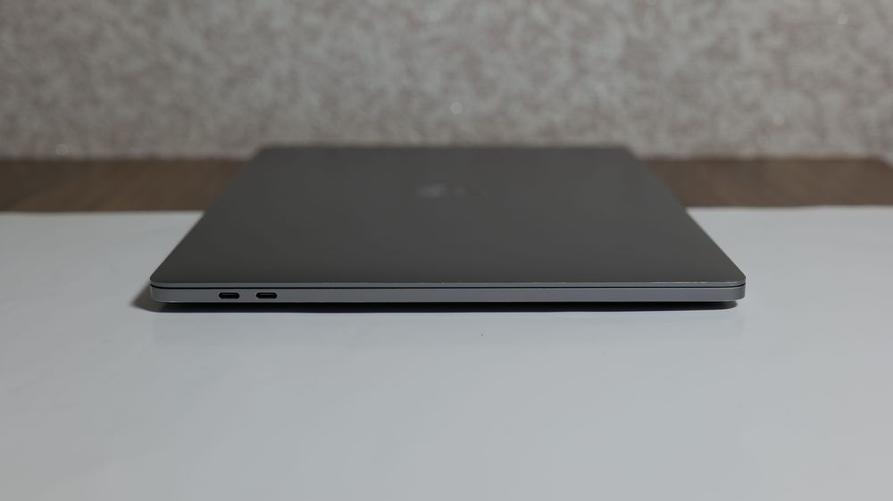  MacBook Pro 15” A1707 (2017) • i7 • 16GB • 250GB SSD #69